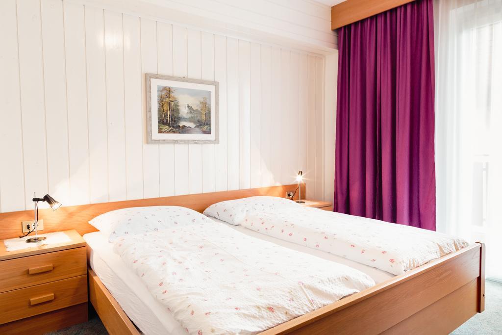 Hotel Felsenegg Nalles Habitación foto