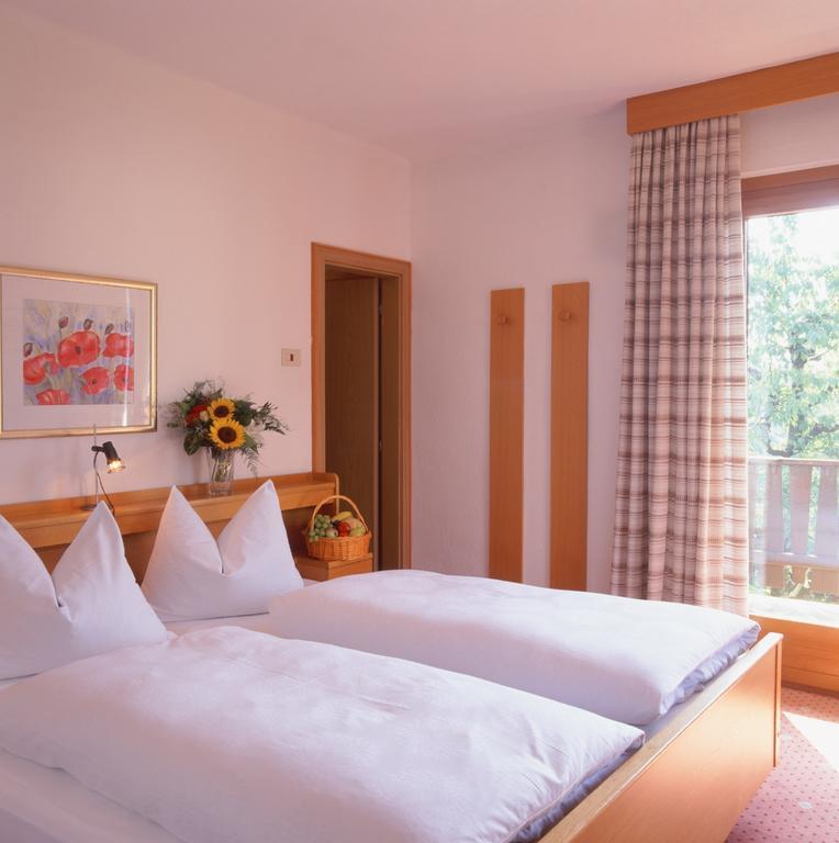 Hotel Felsenegg Nalles Habitación foto