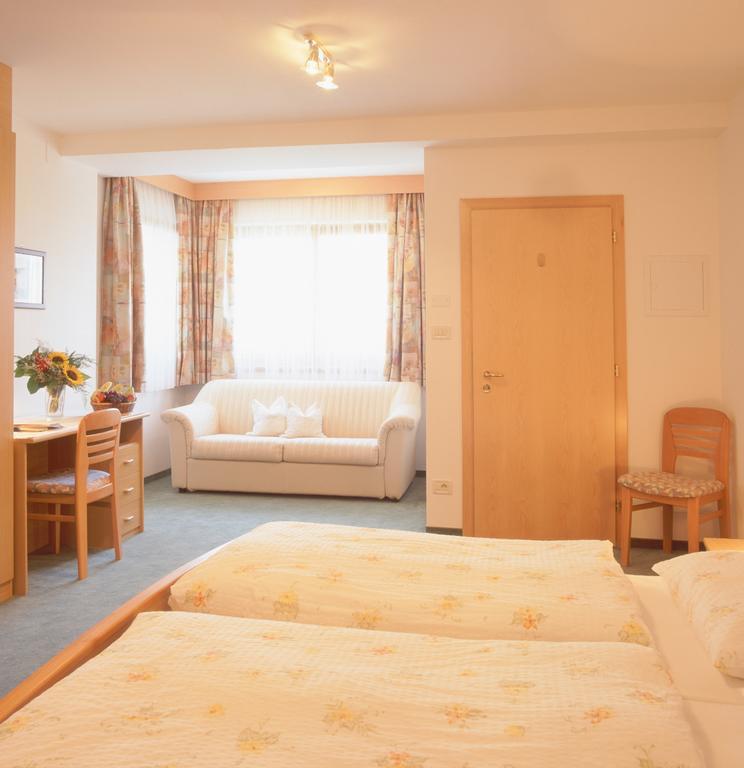 Hotel Felsenegg Nalles Habitación foto